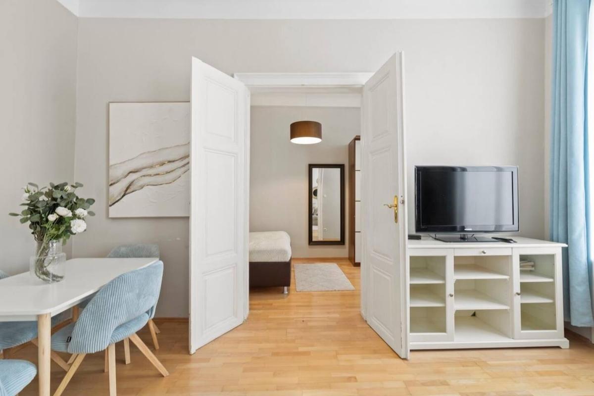 Apartment Neben Augarten I 5 Min To Metro I 10 Min To *