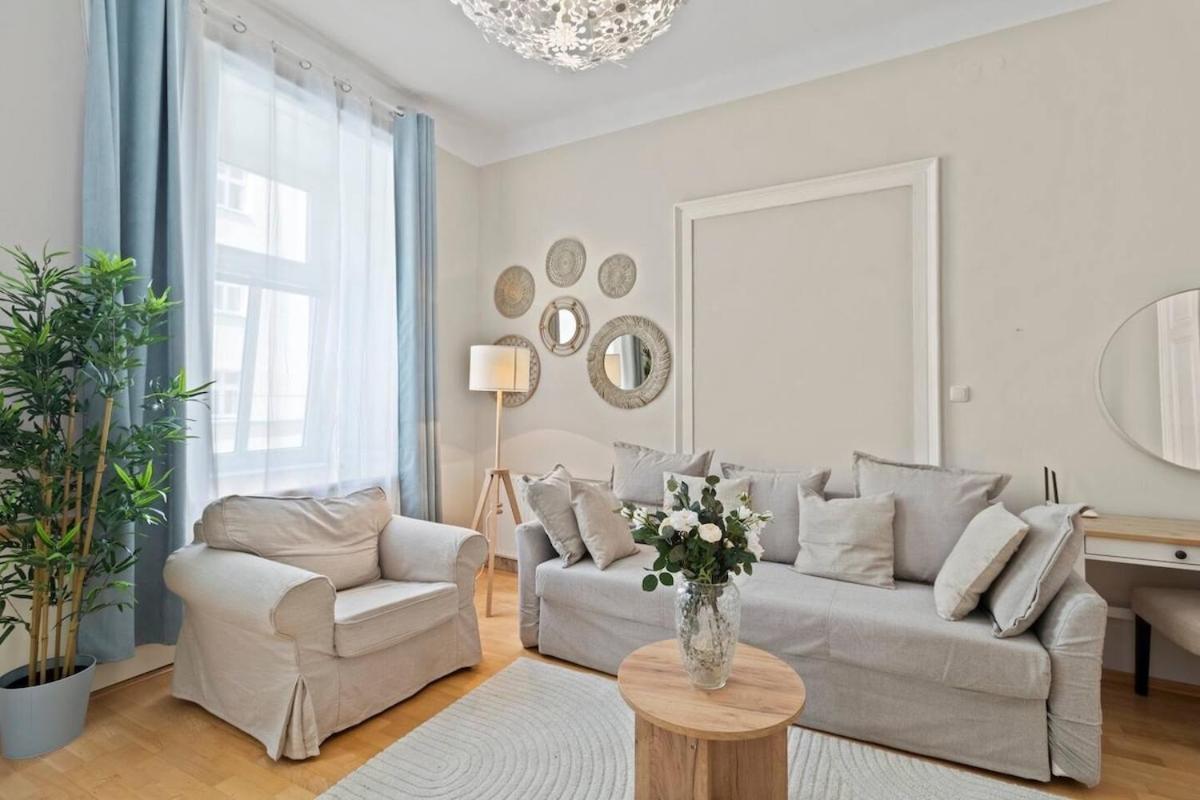 Apartment Neben Augarten I 5 Min To Metro I 10 Min To *