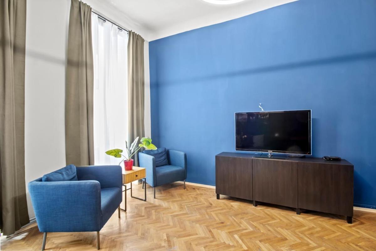 Apartment Neben Augarten I 5 Min To Metro I 10 Min To *